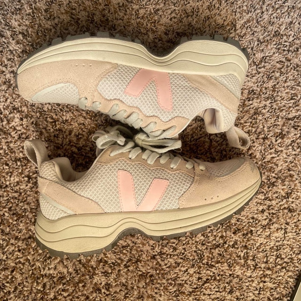 Veja Venturi sneakers